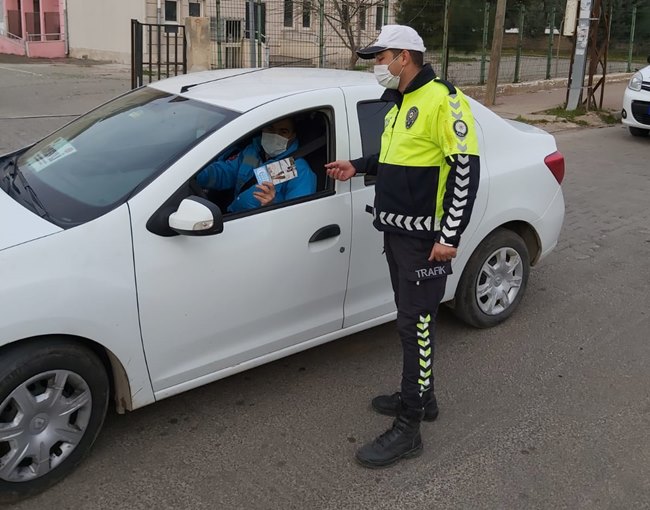 Urfa Polisinden Emniyet Kemeri Uygulaması