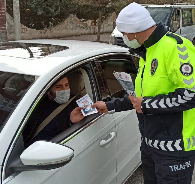 Urfa Polisinden Emniyet Kemeri Uygulaması