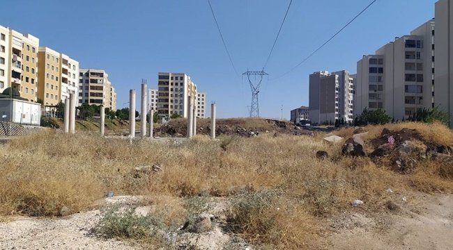 Boş Arazi Tepkisi! Karaköprü'de Vatandaş Dertli
