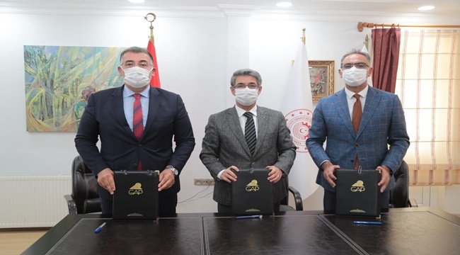 Eyyübiye’de İstihdam Seferberliği. İmzalar Atıldı, Sera Projesi Hayata Geçiyor.