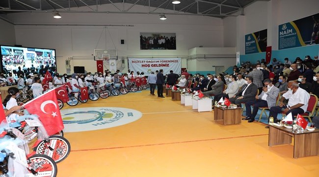 Bisikletleri Başkan Canpolat’tan