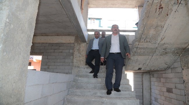 Başkan Kuş, Yapımı Süren Gençlik Merkezini İnceledi.