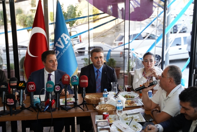 Babacan gazetecilerin sorularını yanıtladı: Urfa hakettiği desteği görecek!