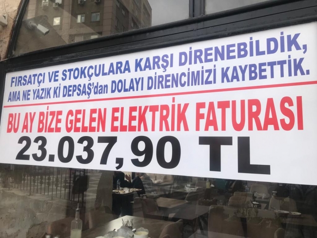 Urfa'da restorana gelen elektrik faturasına pankartlı tepki: Direncimizi kaybettik