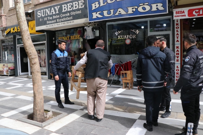 Haliliye'de zabıtadan kaldırım işgali denetimi