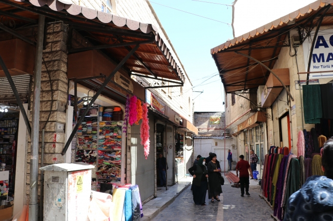 Tarihi hanlar bölgesinde sundurma çalışmaları sürüyor
