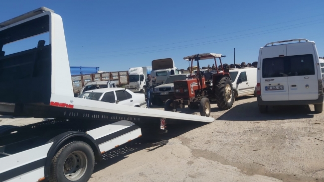 Çalınan traktör 26 yıl sonra sahibine teslim edildi