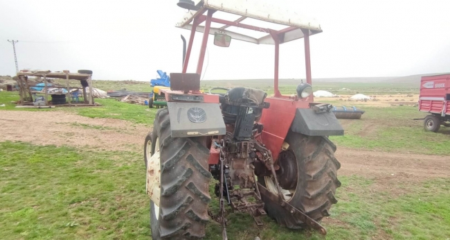 Çalınan traktör 26 yıl sonra sahibine teslim edildi