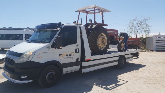 Çalınan traktör 26 yıl sonra sahibine teslim edildi