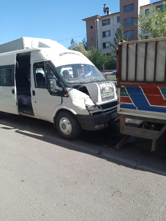  Urfa’nın ilçesinde zincirleme kaza!