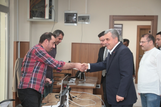 Başkan Beyazgül, çağrı merkezine gelen aramaları yanıtladı