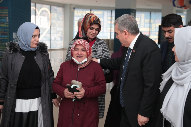Başkan Beyazgül, "annelerimizin hayır dualarını almak için yarış içinde olalım"