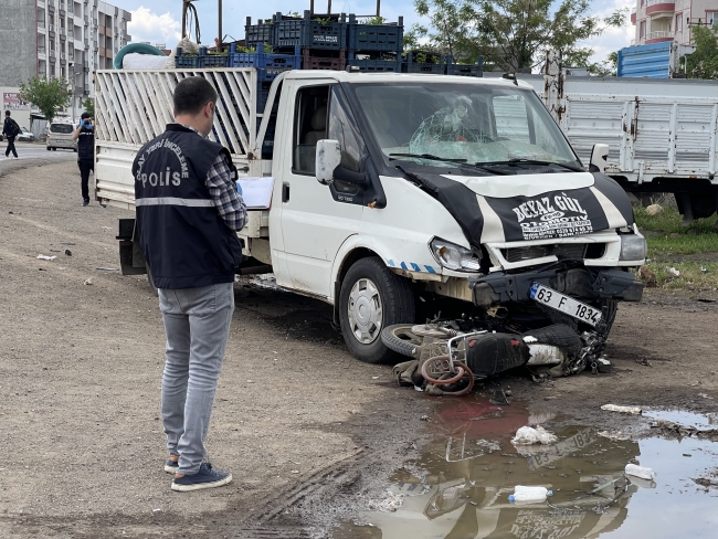 Pikap motosikleti biçti