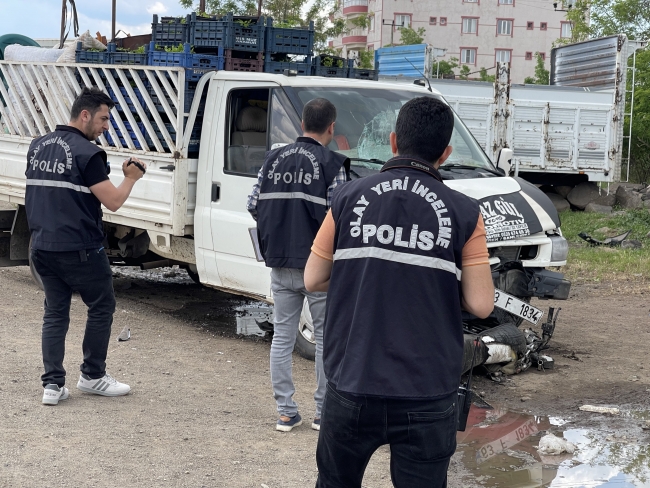 Pikap motosikleti biçti