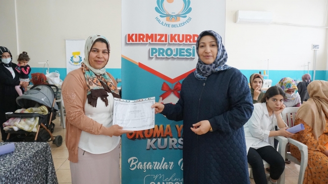 Haliliye’de okuma yazma öğrenen kadınlara sertifika verildi