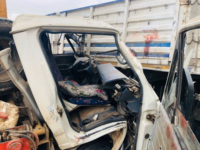 Şanlıurfa’da vinç tırla çarpıştı: 3 yaralı