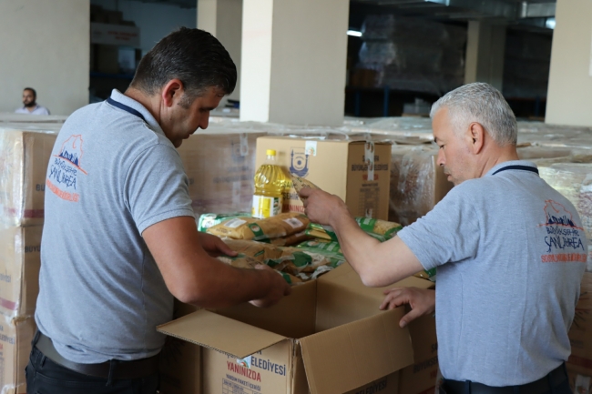 Büyükşehir’den ihtiyaç sahiplerine gıda kolileri