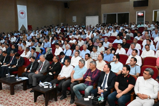 Vali Ayhan İlk geniş katılımlı toplantısını gerçekleştirdi
