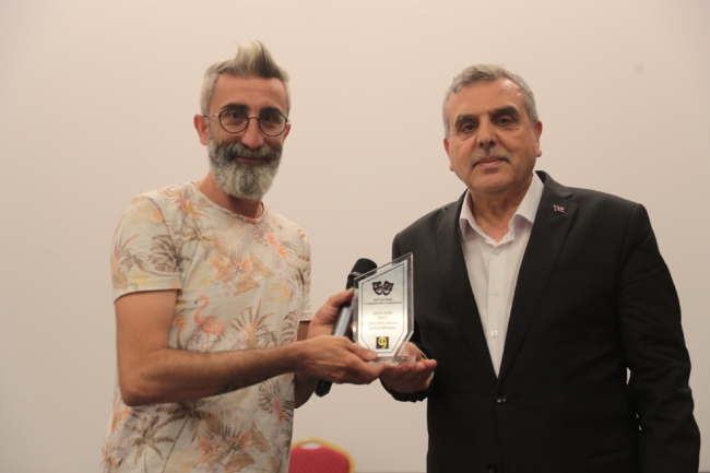 Başkan Beyazgül gençlerle Stand-Up gösterisinde buluştu