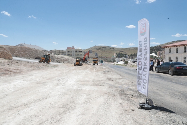 Büyükşehir’den millet bahçesine yakışır yol çalışması