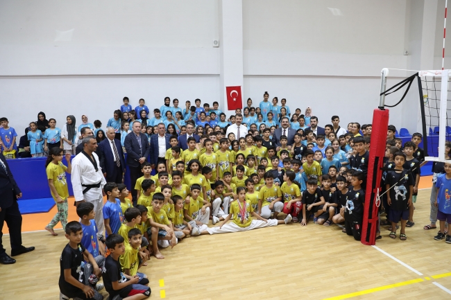 Vali Ayhan: Başkan Canpolat'ı hizmetlerinden dolayı tebrik ediyorum