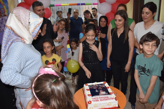 Şanlıurfa’da ünlü oyuncuya doğum günü sürprizi