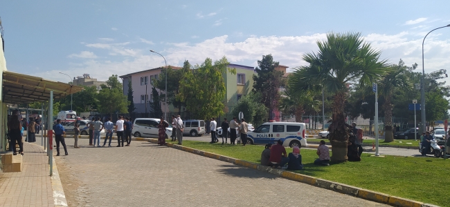 ŞANLIURFA CEZAEVİ ÖNÜNDE FERYAT SESLERİ!