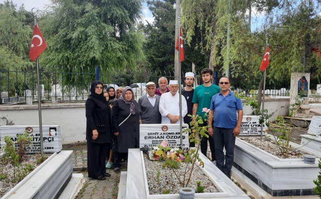 ŞANLIURFA’DA ŞEHİT OLAN ASKER MEZARI BAŞINDA ANILDI