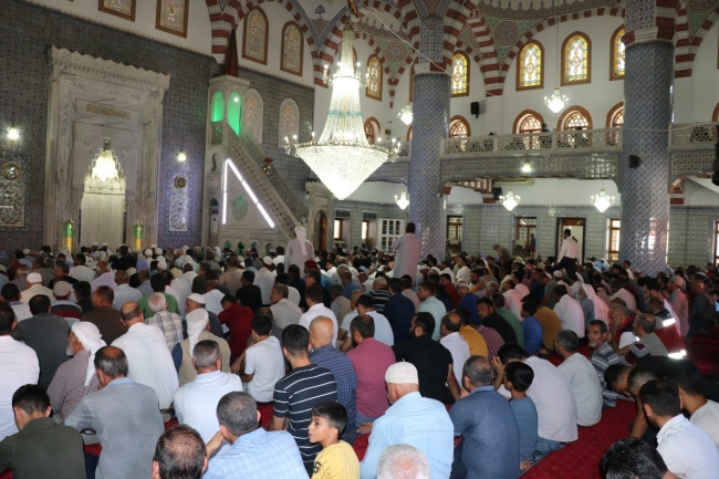 ŞANLIURFA’DA 15 TEMMUZ ŞEHİTLERİ İÇİN MEVLİT OKUTULDU