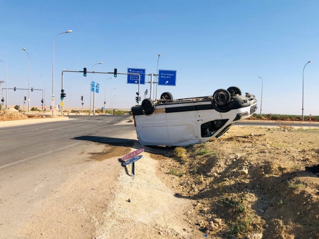 CEYLANPINAR'DA DEVRİLEN ARACIN SÜRÜCÜSÜ YARALANDI