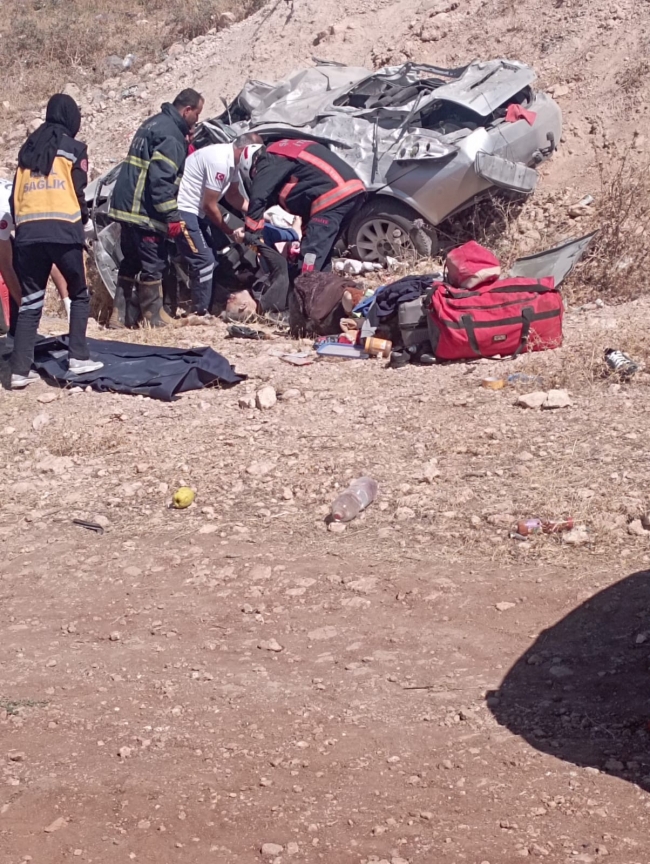 URFA'DA DEHŞETE DÜŞÜREN KAZA: 1 ÖLÜ, 1 YARALI