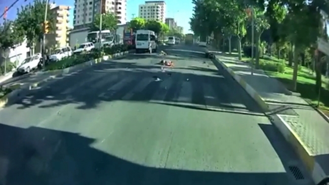 ŞANLIURFA'DA 2 KİŞİNİN ÖLDÜĞÜ FECİ KAZA KAMERADA