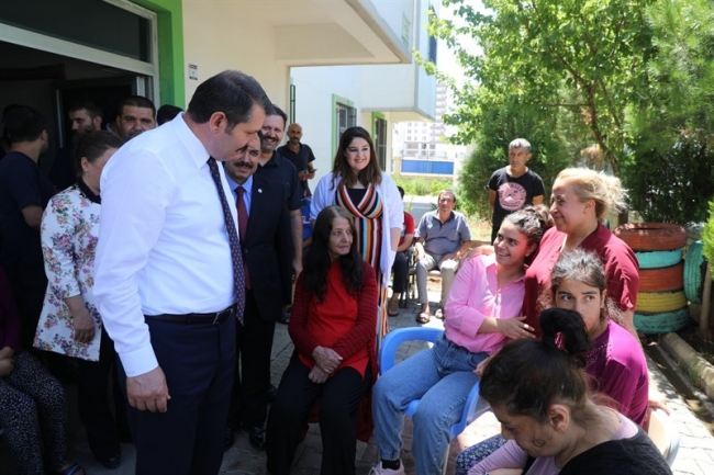 VALİ AYHAN, BAKIM MERKEZİNDE VATANDAŞLARI DİNLEDİ
