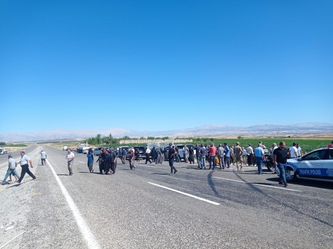 TRAKTÖRDEN DÜŞEN KADIN HAYATINI KAYBETTİ