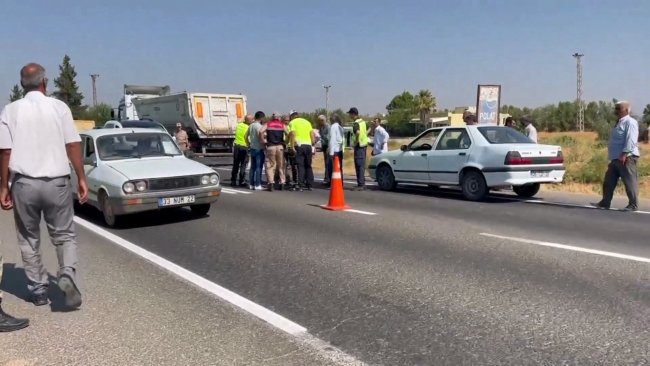 SURUÇ'TA ÖNCE TİCARİ ARACIN, SONRA KAMYONUN ÇARPTIĞI KİŞİ ÖLDÜ