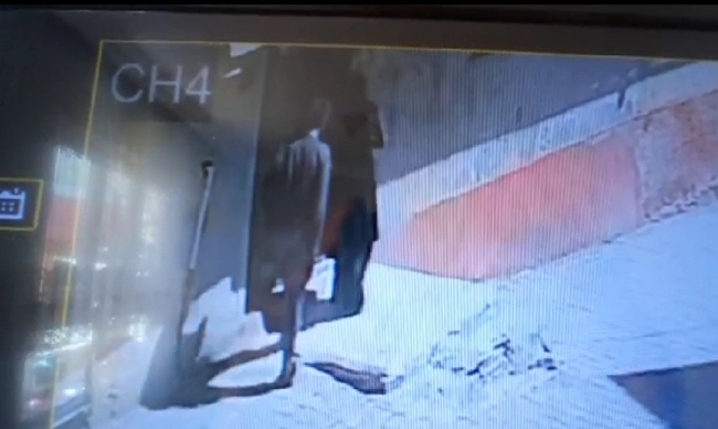 HALİLİYE'DE KİRA PARASININ ÇALINMA ANI KAMERALARA YANSIDI