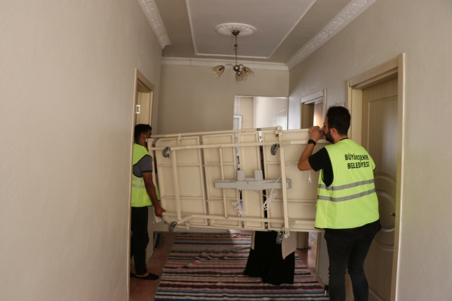 KIRSALDAKİ YAŞLILARA HASTANE YATAĞI VERİLDİ