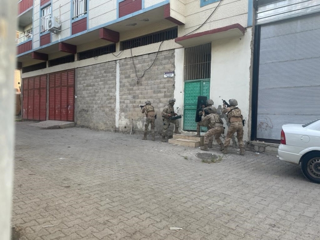 "KANUNSUZ SİLAHLANMAYA HAYIR" OPERASYONU: 57 GÖZALTI