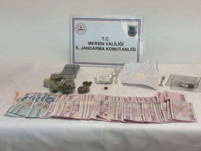 Mersin'de uyuşturucu satıcılarına operasyon: 3 gözaltı