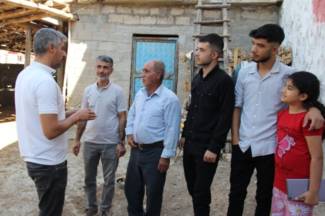 Sahibini ısıran at kuduz çıktı, köy karantinaya alındı