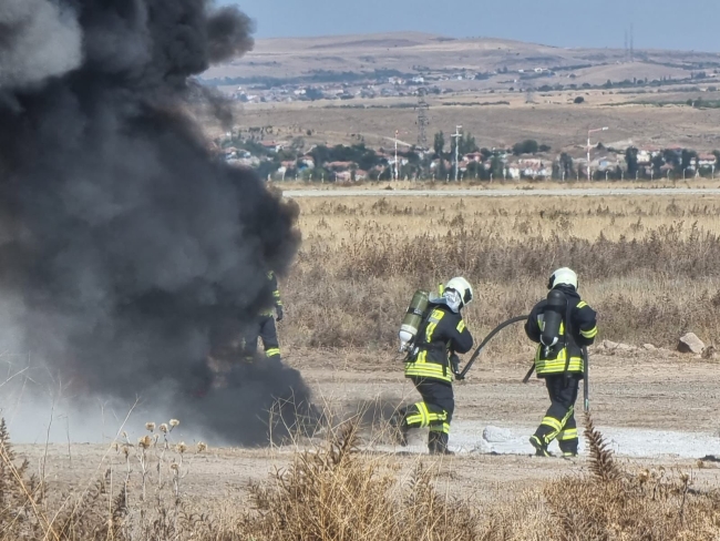 Kapadokya Havalimanı'nda yapılan 'Ateşli Yangın Tatbikatı' gerçeği aratmadı
