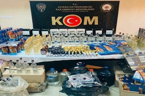 İzmir'de 9 ilçede 12 kaçakçılık operasyonu