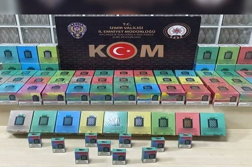 İzmir'de 9 ilçede 12 kaçakçılık operasyonu