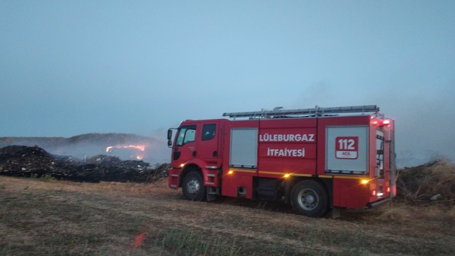 Kırklareli’de buğday tarlası ve çöplük alanda çıkan yangın söndürüldü