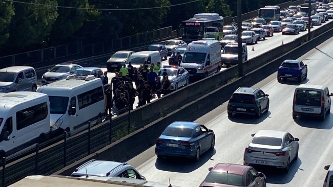 Göreve giden çevik kuvvet ekibi zincirleme kazaya karıştı: 5 polis yaralandı