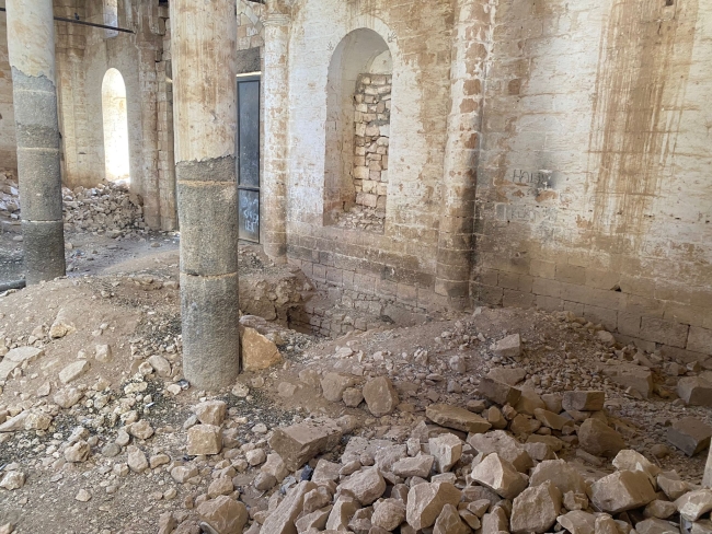 ŞANLIURFA’DA TARİHİ GERMUŞ KİLİSESİ GÖZ GÖRE GÖRE YOK OLUYOR!