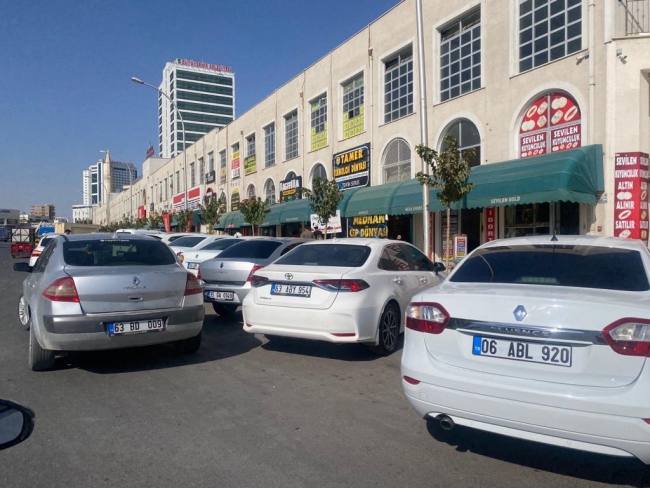 ŞANLIURFA'DA HATALI PARK SORUNU KANGRENLEŞİYOR