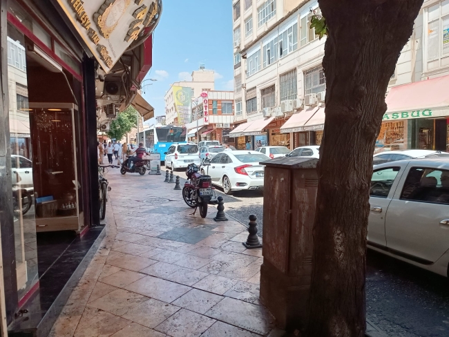 ŞANLIURFA'DA HATALI PARK SORUNU KANGRENLEŞİYOR