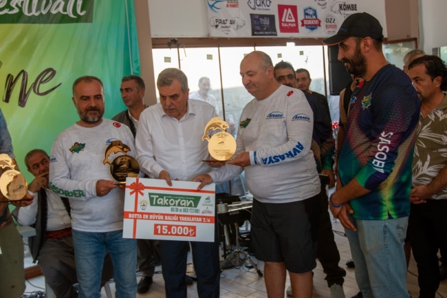 BALIKÇILAR BİRİNCİLİK İÇİN OLTA SALLADI