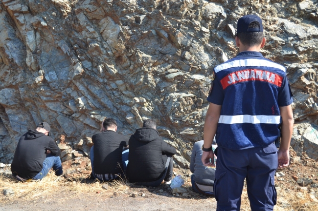 Fethiye’de 68 düzensiz göçmen ve 2 organizatör yakalandı